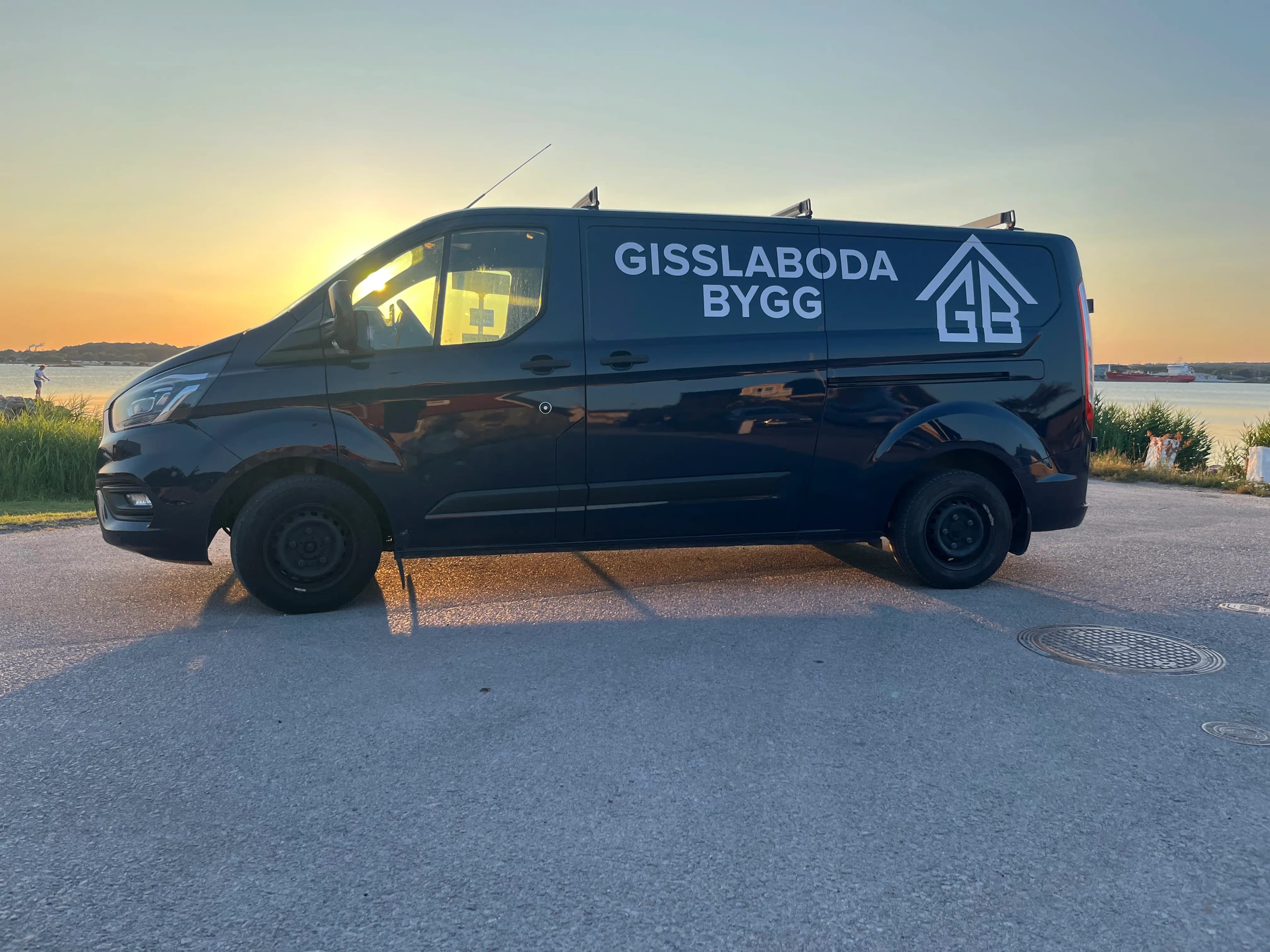 Gisslaboda Byggs servicebil