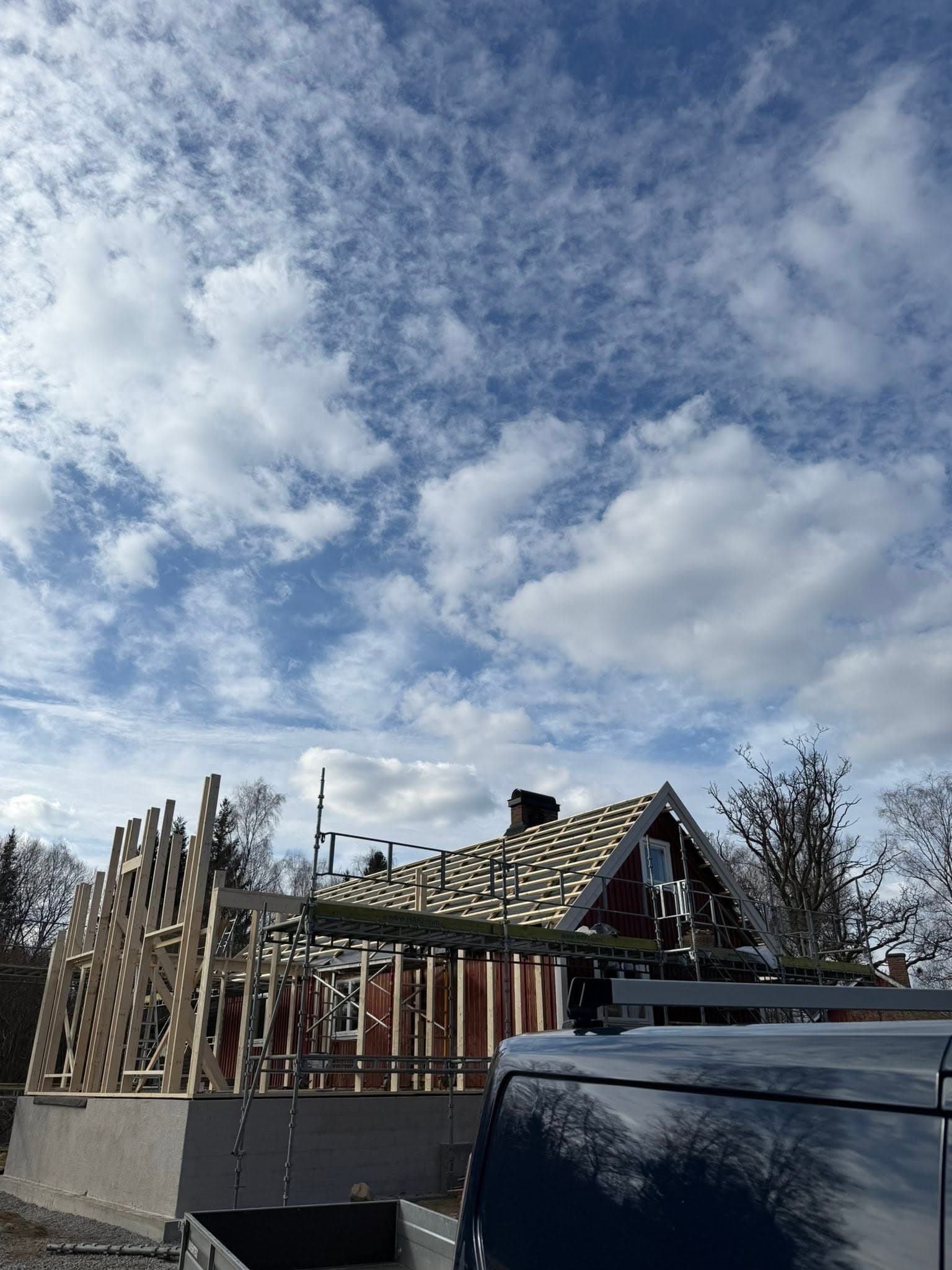Tillbyggnad med ny grund och takstomme – bild 2