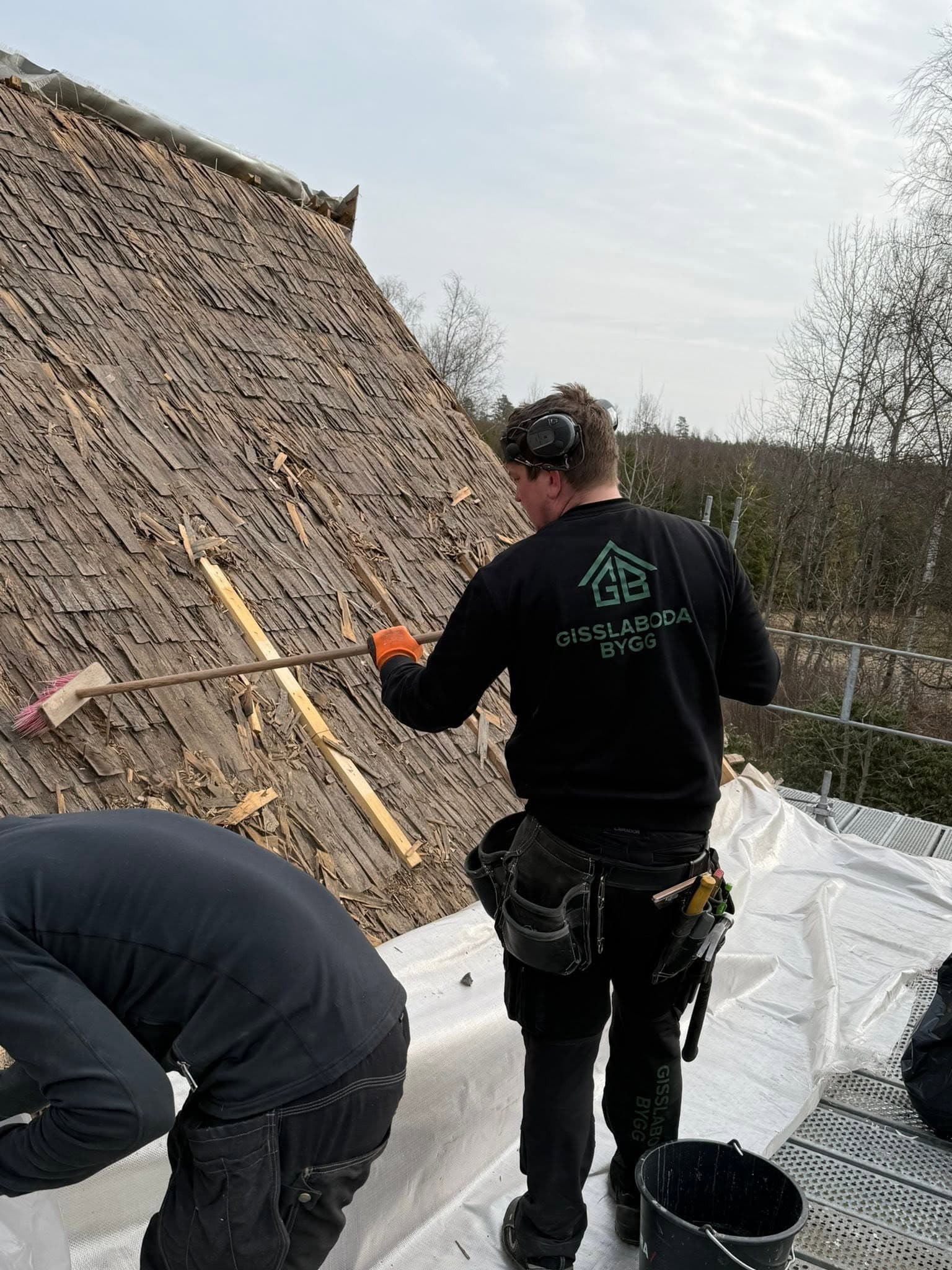 Tillbyggnad med ny grund och takstomme – bild 3
